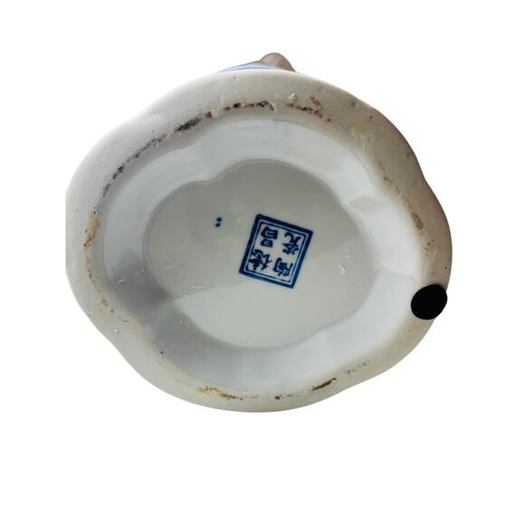 VTG Blue and White Oriental Monkey Vase.Hear no evil speak no evil Chinoiserie - Picture 5 of 9